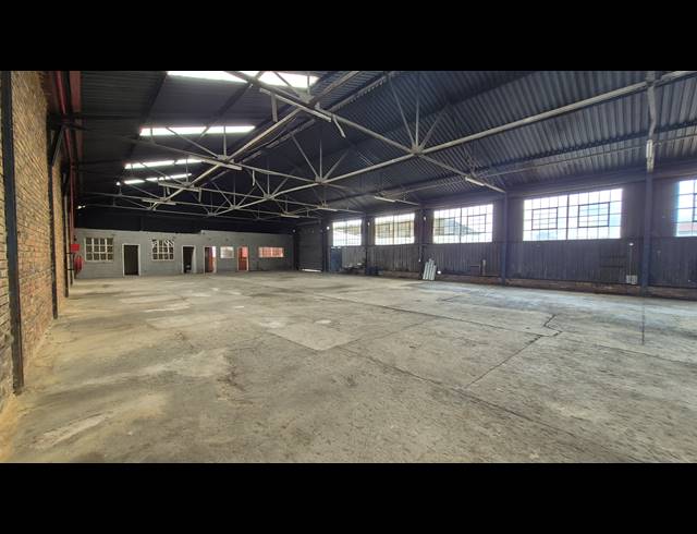 1,023M² FACTORY TO LET IN BOKSBURG EAST